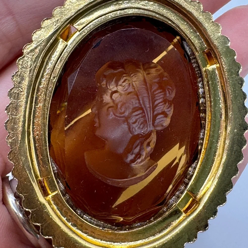 Yesterday’s Treasures Vintage Cameo Necklace Amber‎ Glass Reverse 24” Gold Tone